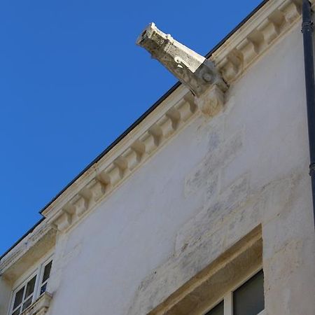 Une Maison En Ville Ла-Рошель Экстерьер фото